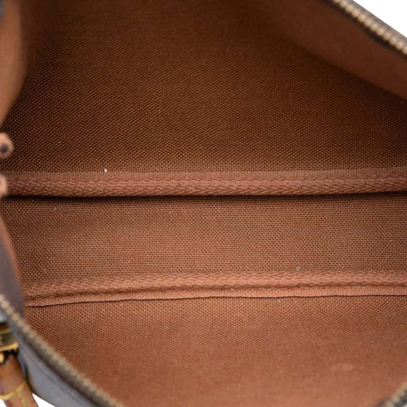 Louis Vuitton Monogram Pochette Accessoires Brown Good condition - Model View