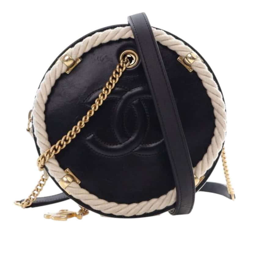 Chanel Crumpled Calfskin En Vogue Round Bag Black Leather Good condition - Front View