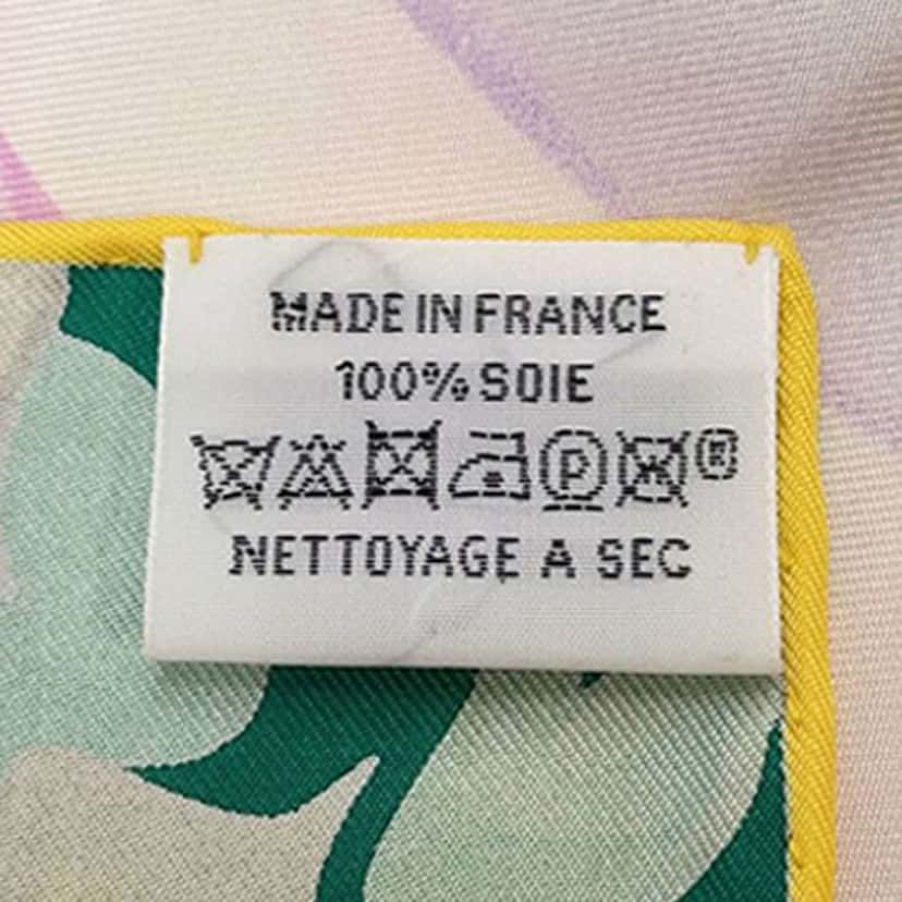 Hermès Un Carre sur L Herbe Silk Scarf 90 Green Silk Very good condition - Back View