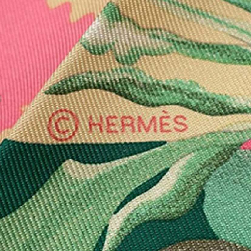 Hermès Un Carre sur L Herbe Silk Scarf 90 Green Silk Very good condition - Inside View