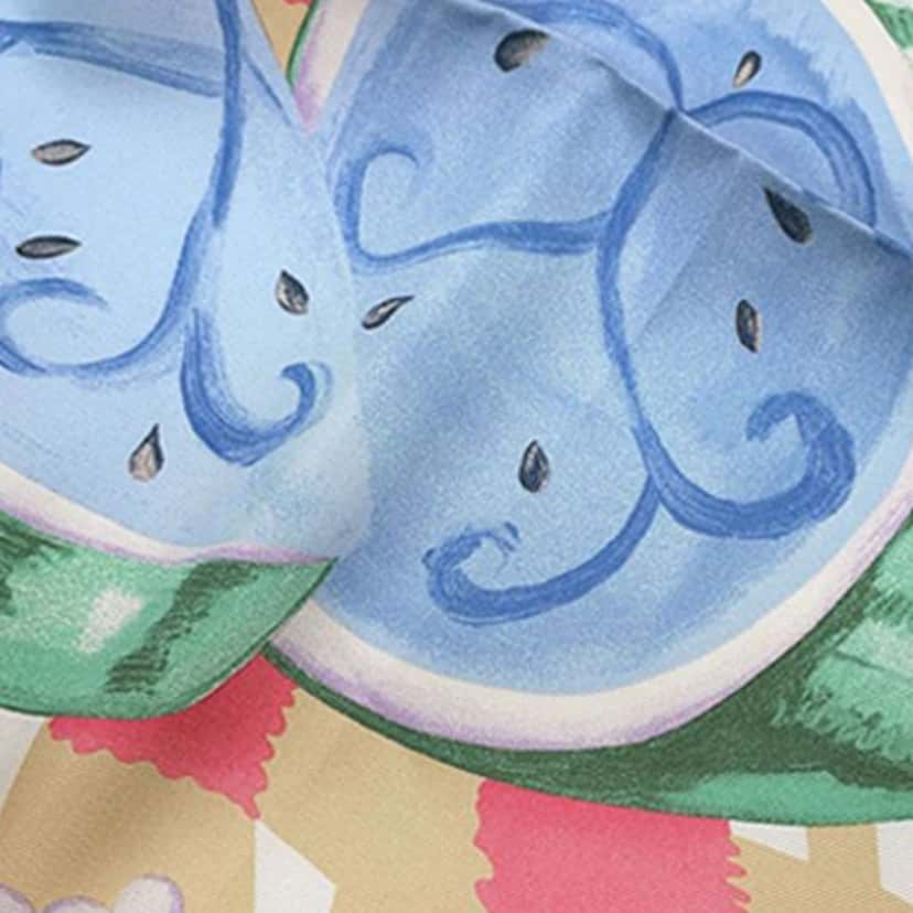 Hermès Un Carre sur L Herbe Silk Scarf 90 Green Silk Very good condition - Model View