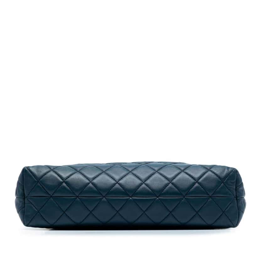 Chanel Medium Quilted Lambskin Urban Delight Tote Blue Leather Very good condition - Inside View