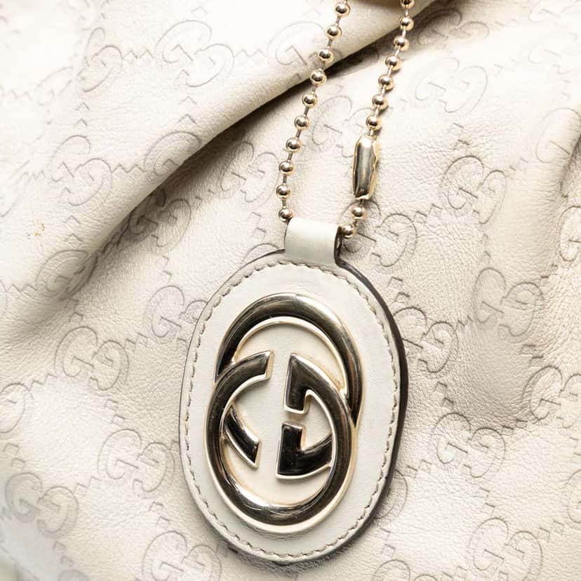 Gucci Guccissima Sukey Shoulder Bag White Leather Good condition - Model View