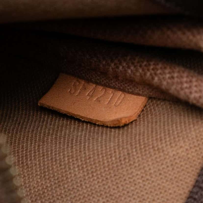 Louis Vuitton Monogram Mini Pochette Accessoires Brown Good condition - Box View