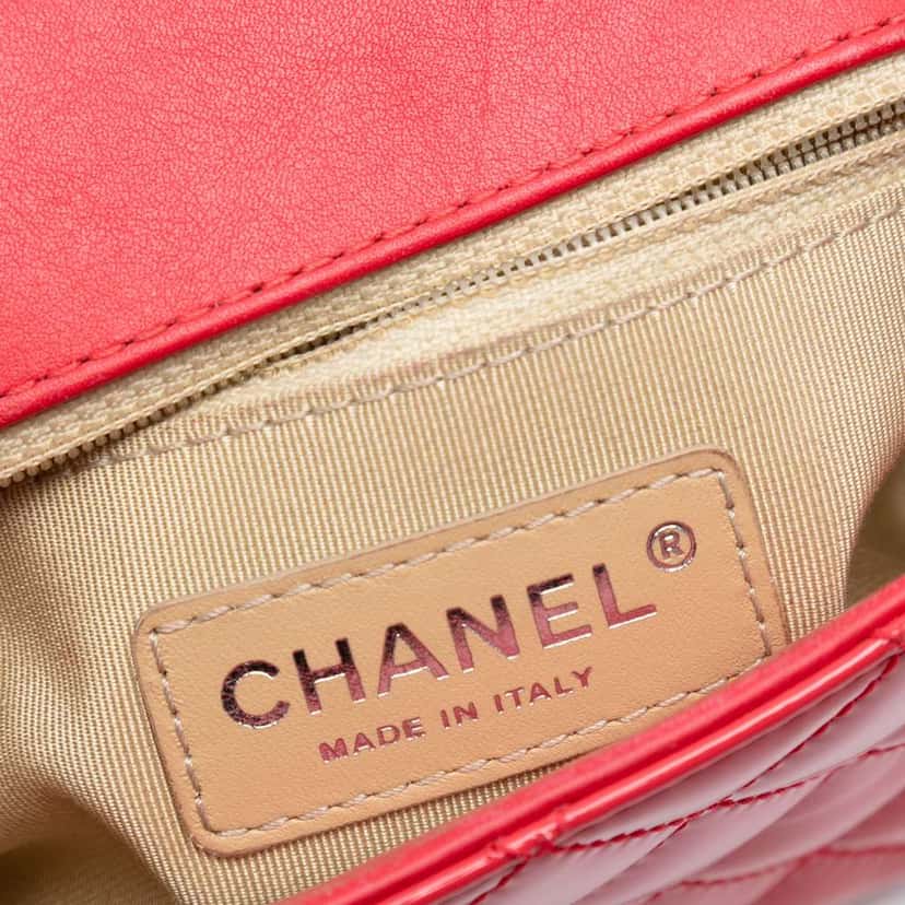 Chanel Small Patent Coco Boy Flap Red Leather Good condition - Box View