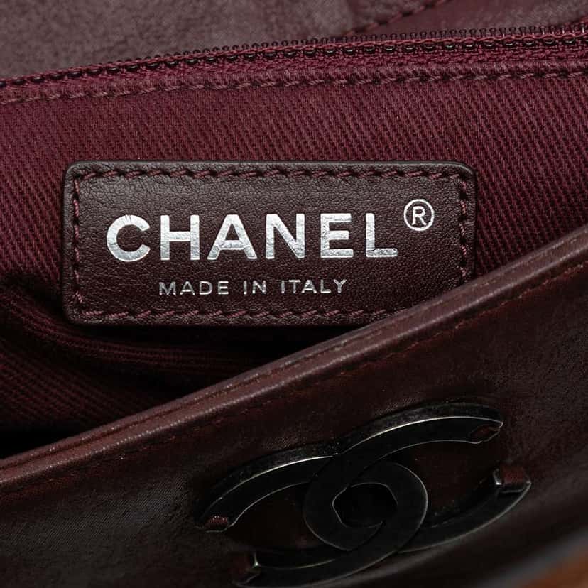 Chanel Iridescent Calfskin In The Mix Portobello Soft Tote Red Leather Good condition - Box View