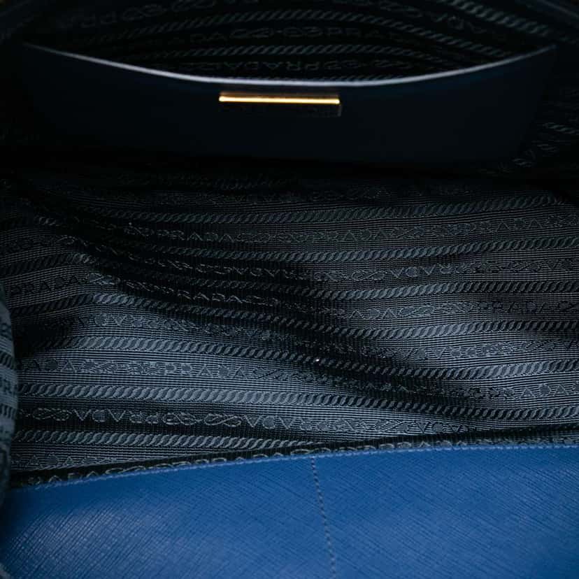 Prada Medium Saffiano Lux Galleria Double Zip Satchel Blue Leather Good condition - Model View