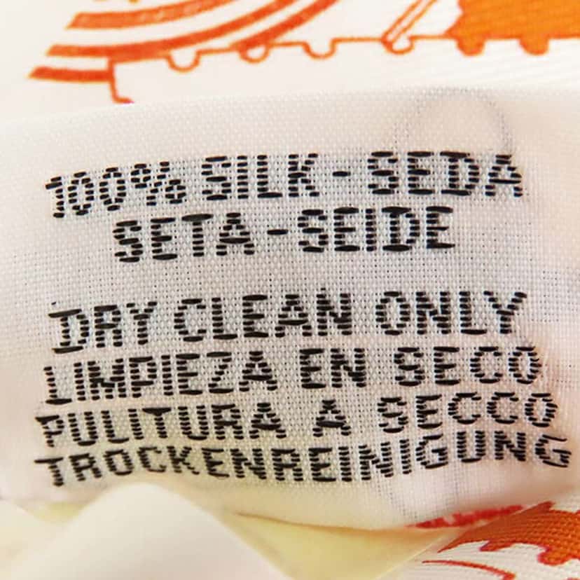 Hermès Le Philateliste du Faubourg Silk Twilly Scarf Orange Silk Very good condition - Model View