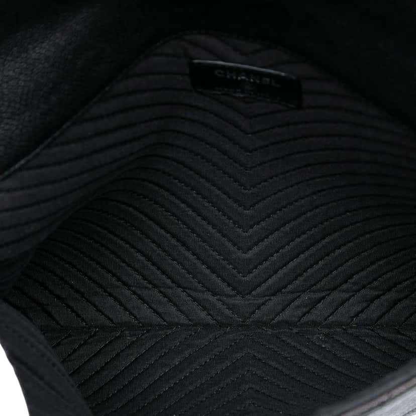 Chanel Medium Chevron Caviar Envelope Clutch Black Leather Good condition - Model View