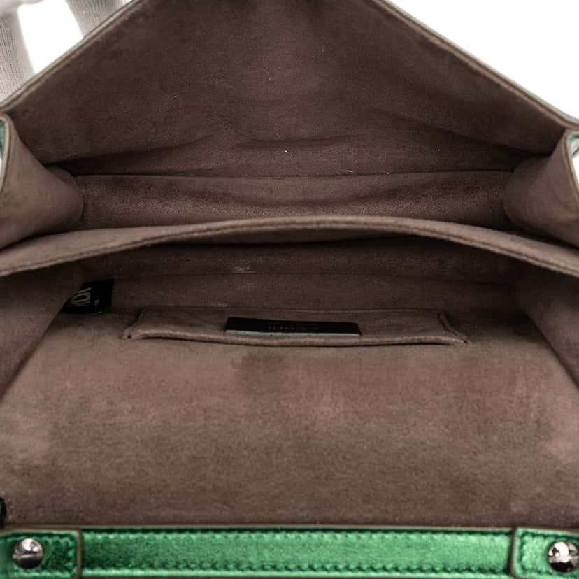 Fendi Small Leather Scalloped Kan I Crossbody Green Leather Very good condition - Model View