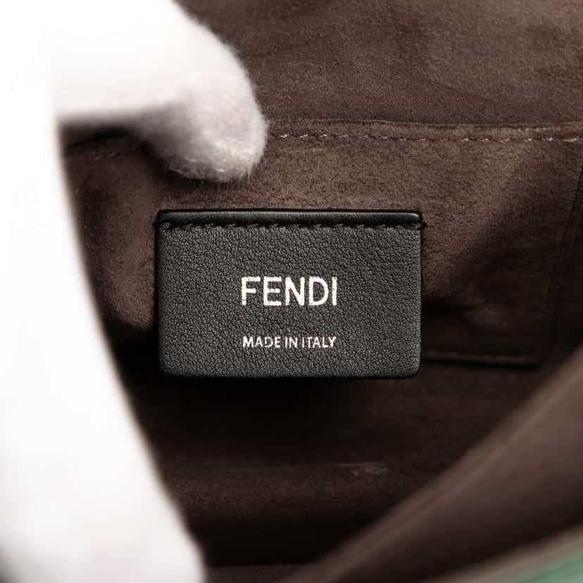 Fendi Small Leather Scalloped Kan I Crossbody Green Leather Very good condition - Box View