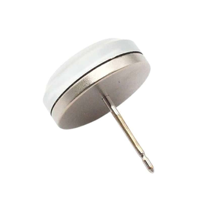 Chanel Resin and Silver Plated CC Round Push Back Earrings Silver Good condition - Model View