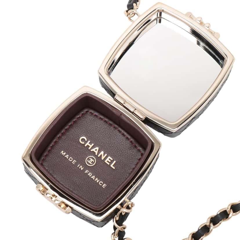 Chanel Quilted Lambskin Make-Up Box Clutch With Chain Black Leather Good condition - Inside View
