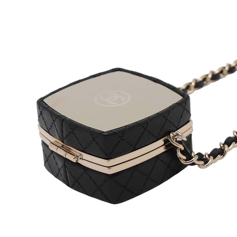 Chanel Quilted Lambskin Make-Up Box Clutch With Chain Black Leather Good condition - Box View