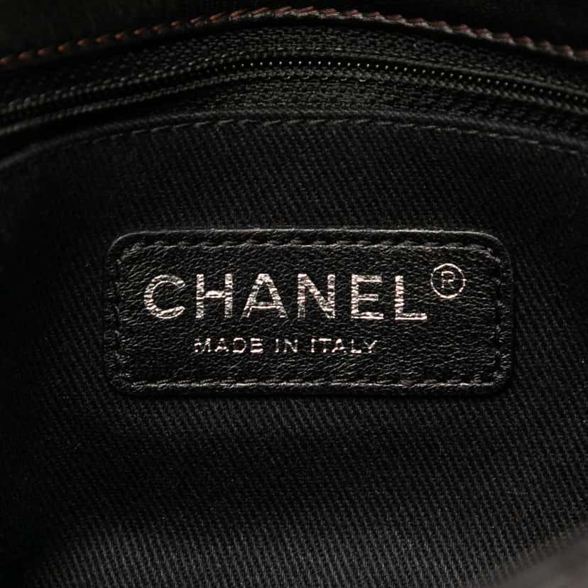 Chanel Small Quilted Patent Coco Shine Flap Black Leather Good condition - Box View