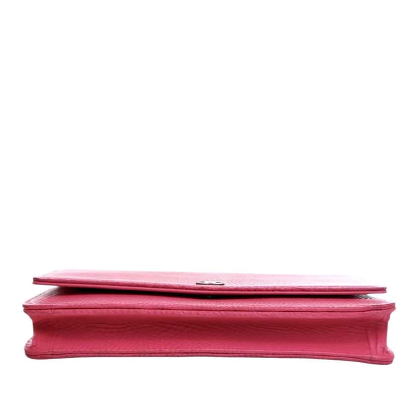 Chanel CC Lizard Embossed Calfskin Wallet On Chain Pink Leather Good condition - Model View