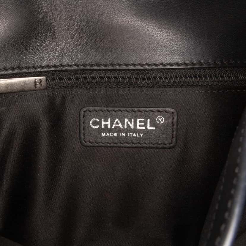 Chanel Small Quilted Lambskin Citizen Zip Flap Black Leather Good condition - Box View