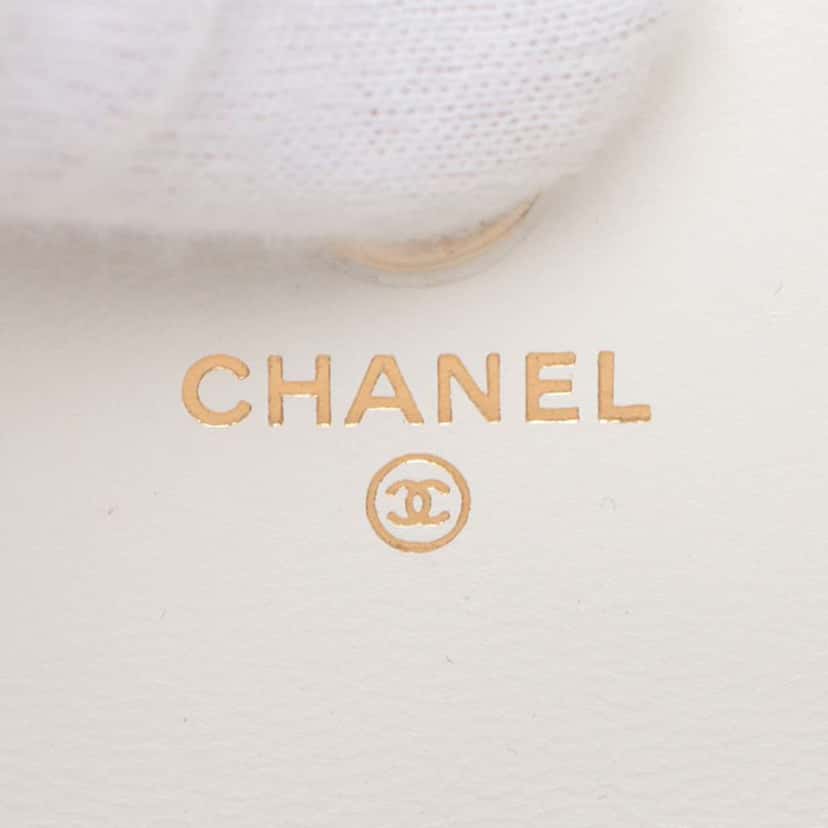 Chanel Quilted Lamsbskin Punk Essentials Chain Flap Belt Bag White Leather Good condition - Model View