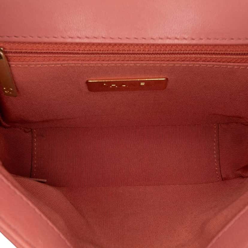 Chanel Quilted Lambskin Chain Infinity Top Handle Bag Pink Leather Very good condition - Model View
