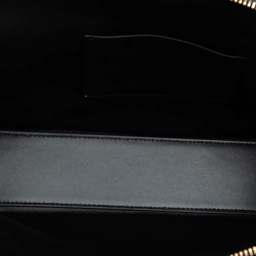 Celine Shiny Calfskin Triomphe Pouch Black Leather Good condition - Model View