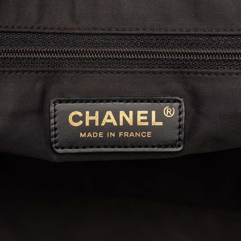 Chanel New Travel Line Nylon Tote Black Good condition - Box View