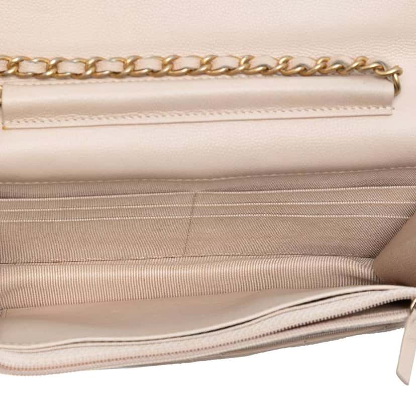 Chanel CC Chevron Caviar Ancient Greek Charms Wallet On Chain Brown Leather Good condition - Model View