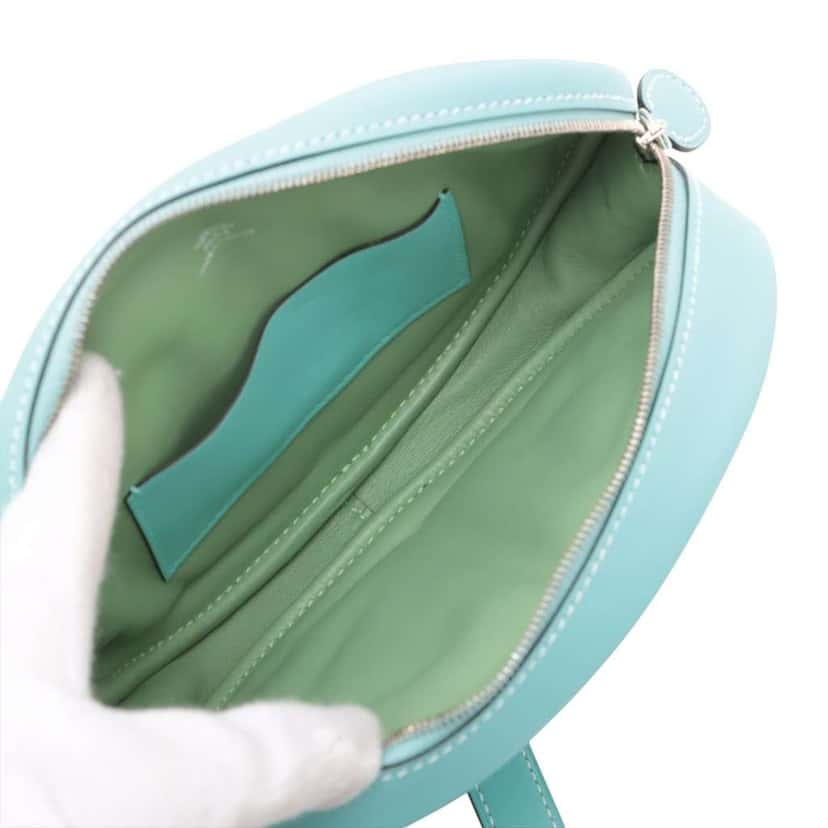 Hermès Swift In The Loop Belt Bag Blue Leather Good condition - Model View