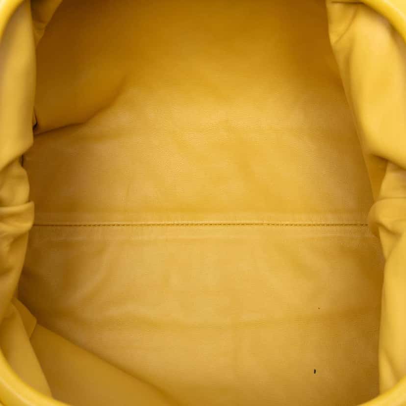Bottega Veneta Nappa Intrecciato The Pouch Yellow Leather Good condition - Model View