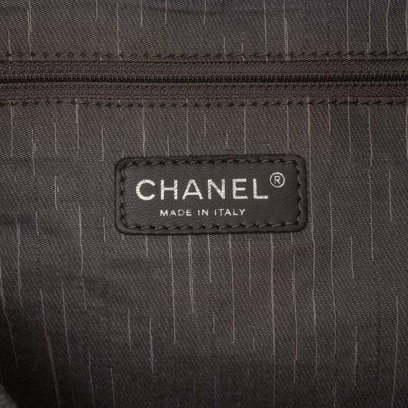 Chanel Washed Calfskin CC Cup Drawstring Tote Black Leather Good condition - Box View