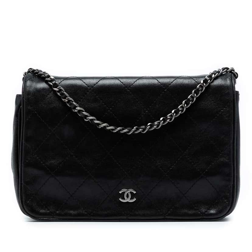 Chanel CC Quilted Lambskin Full Flap Wallet on Chain Black Leather Very good condition - Front View