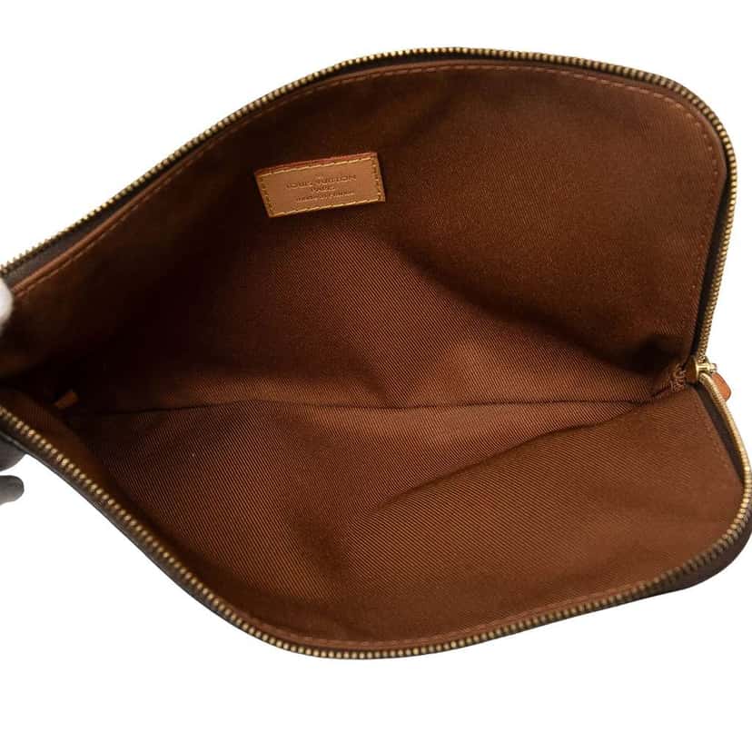 Louis Vuitton Monogram Etui Voyageur PM Brown Good condition - Model View