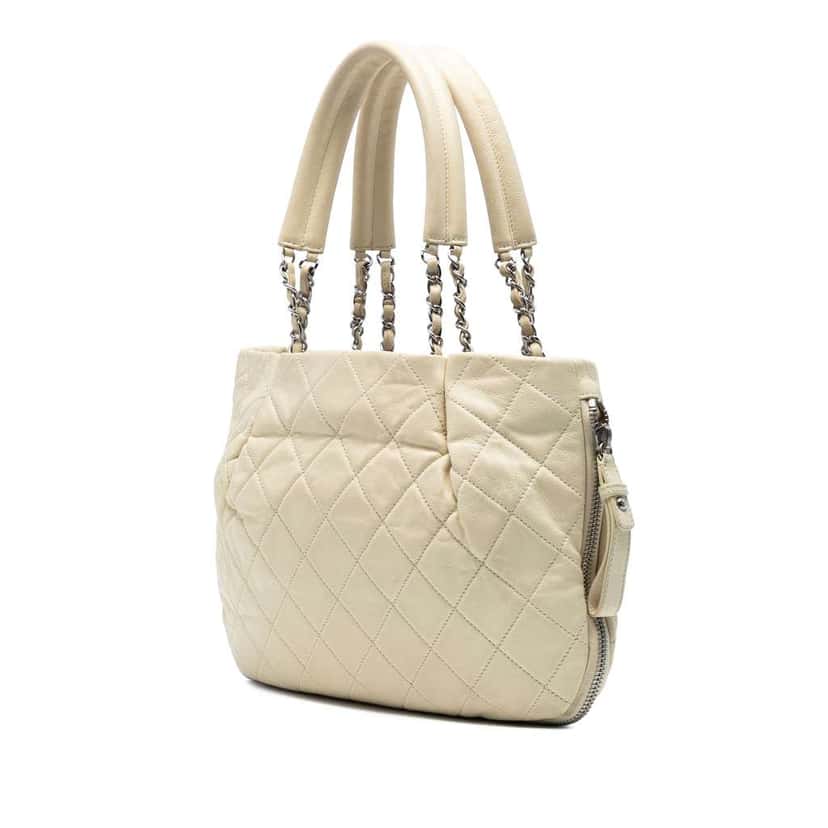 Chanel CC Quilted Caviar Expandable Tote White Leather Very good condition - Back View