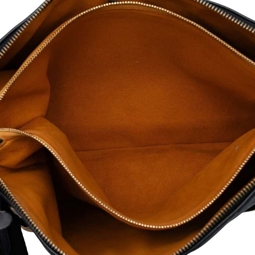 Louis Vuitton Monogram Embossed Puffy Lambskin Coussin MM Black Leather Good condition - Model View