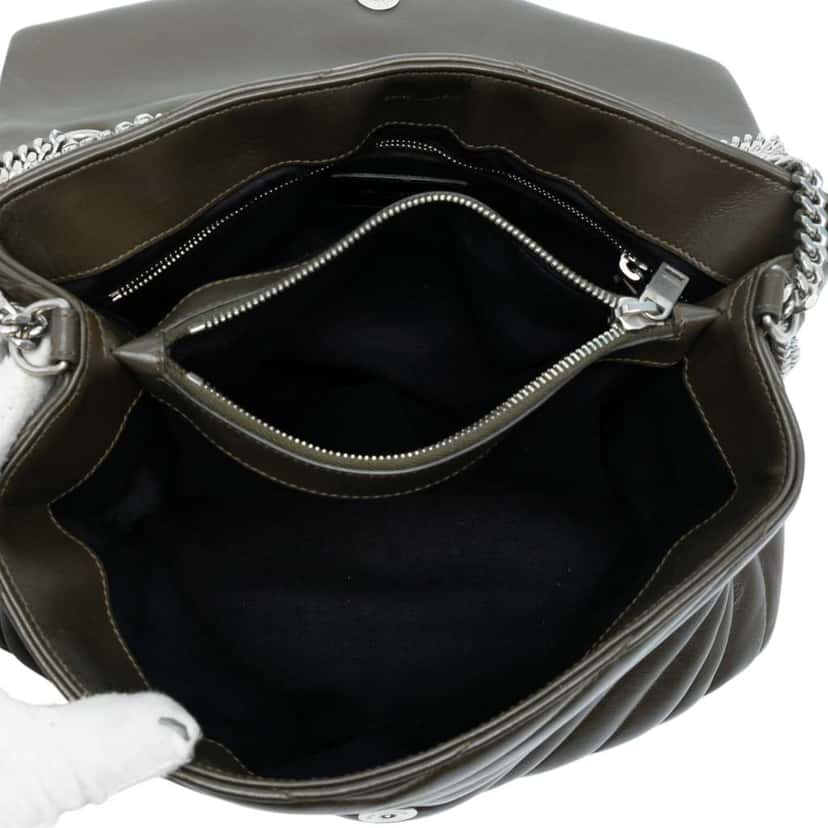 Saint Laurent Medium Matelasse Leather Monogram LouLou Chain Bag Green Leather Good condition - Model View