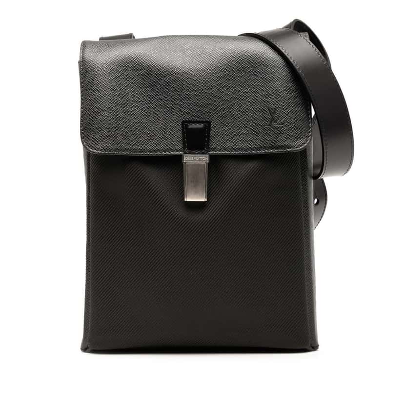 Louis Vuitton Taiga Saratov PM Black Leather Good condition - Front View