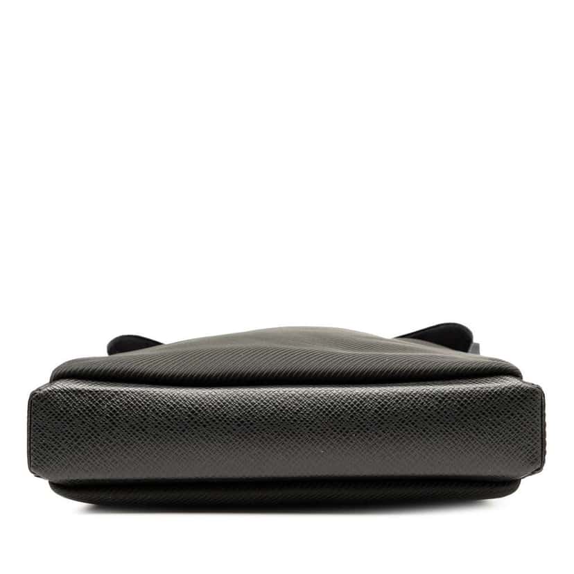 Louis Vuitton Taiga Saratov PM Black Leather Good condition - Inside View