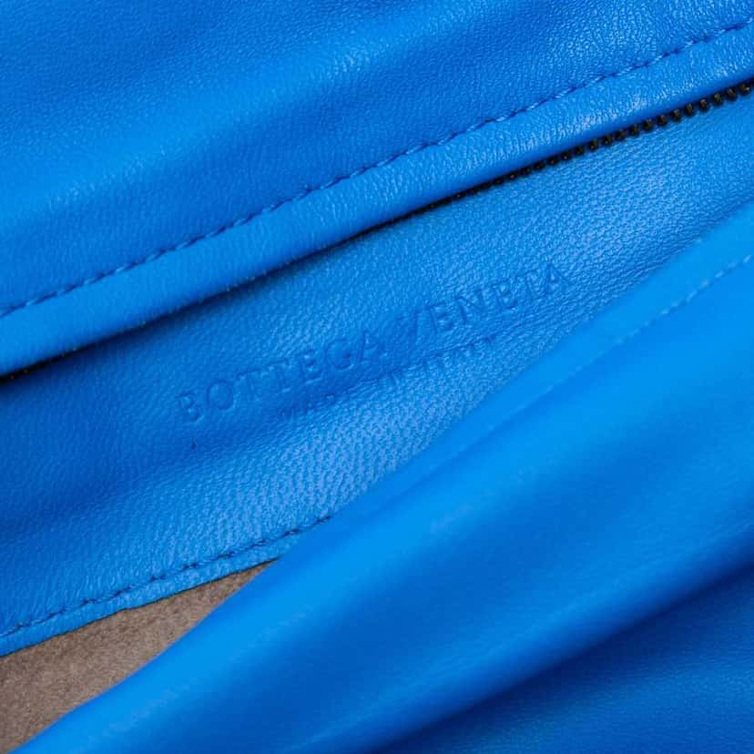 Bottega Veneta Nappa Intrecciato Turn Lock Clutch Blue Leather Good condition - Box View
