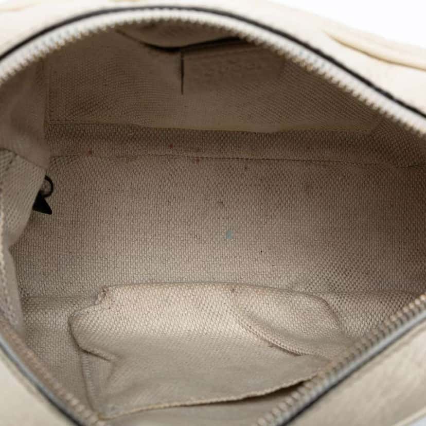 Gucci Leather Soho Disco Crossbody White Leather Good condition - Model View