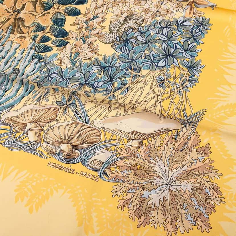 Hermès L Ile Deserte Silk Scarf Yellow Silk Good condition - Model View