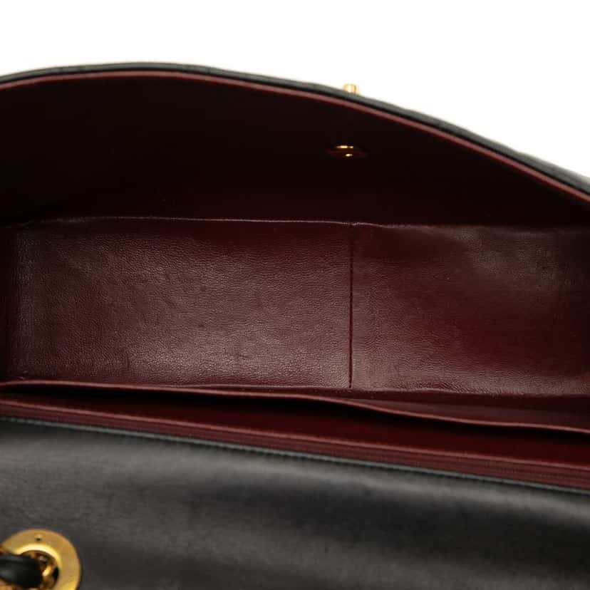 Chanel Maxi XL Classic Lambskin Single Flap Black Leather Good condition - Model View