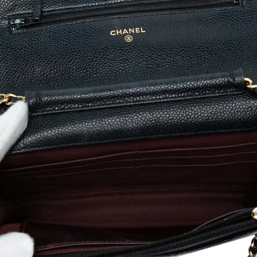 Chanel CC Quilted Caviar Wallet on Chain Black Leather Good condition - Model View