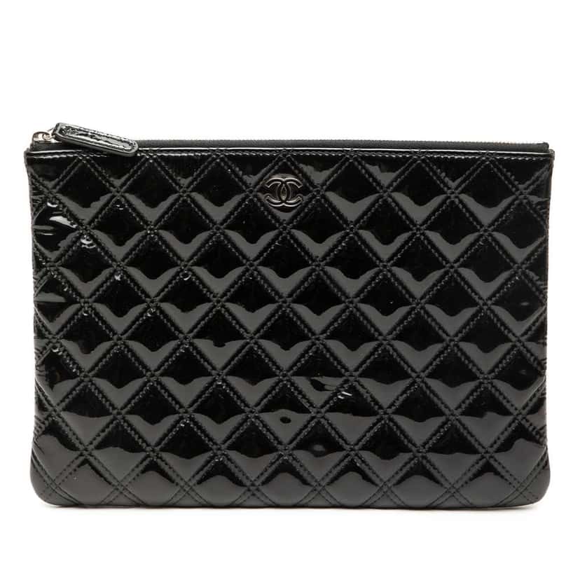 Chanel Medium Quilted Patent O Case Clutch Black Leather Good condition - Front View