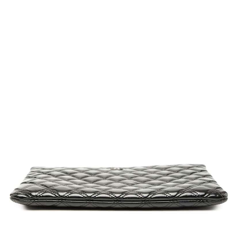 Chanel Medium Quilted Patent O Case Clutch Black Leather Good condition - Inside View