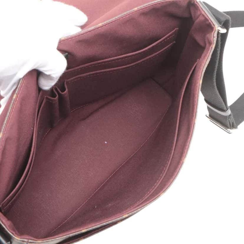 Louis Vuitton Monogram Macassar District MM Brown Good condition - Model View