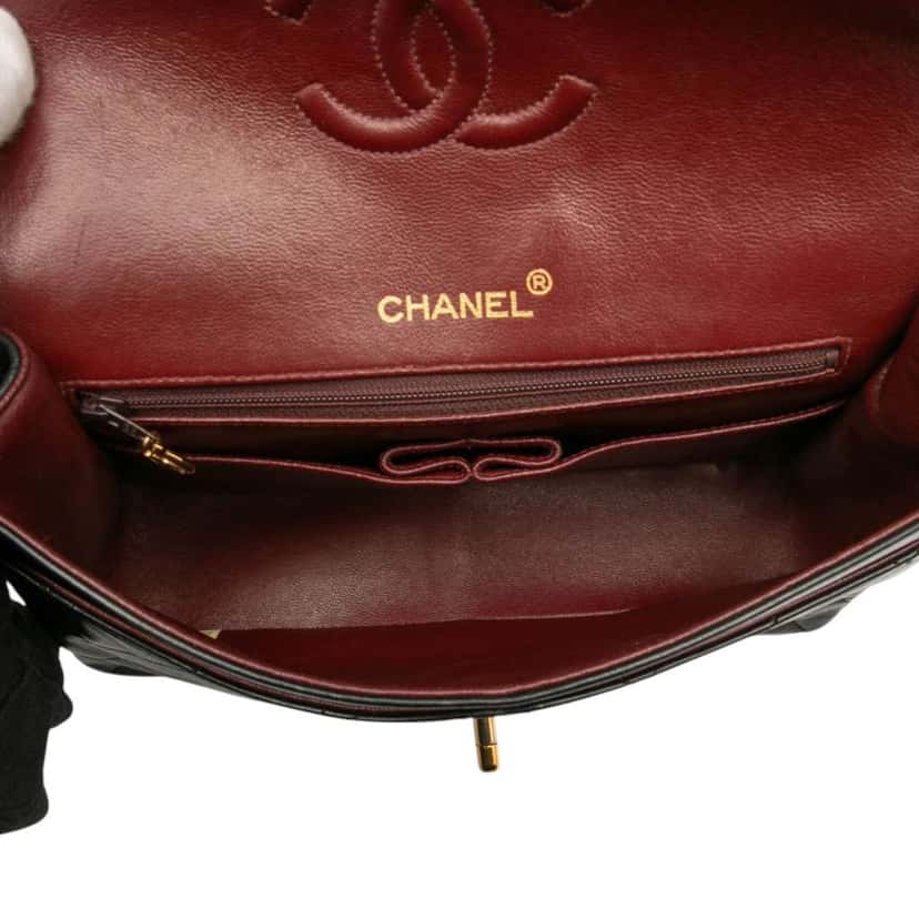 Chanel Medium Tall Classic Lambskin Double Flap Black Leather Good condition - Model View