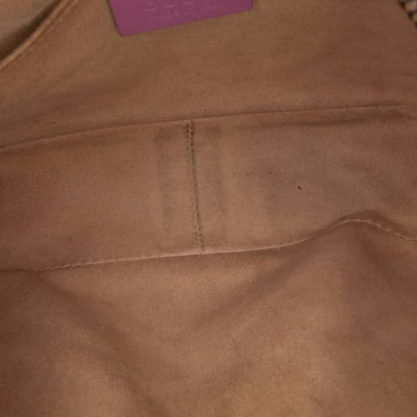 Gucci Mini GG Marmont Matelasse Leather Crossbody Pink Leather Good condition - Model View