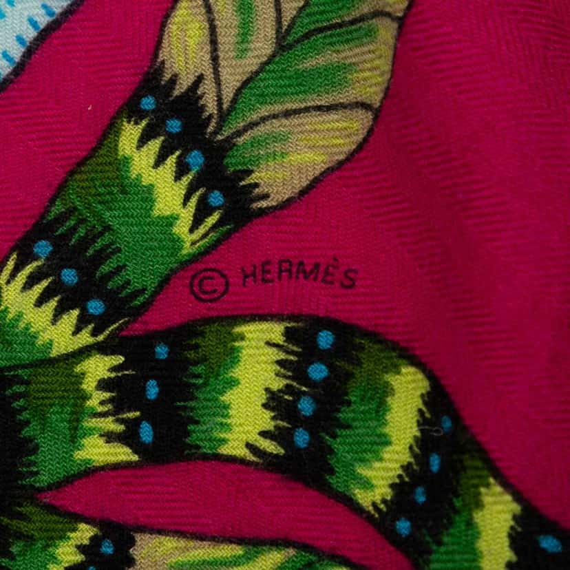 Hermès The Savana Dance Cashmere Silk Shawl Blue Wool Very good condition - Model View