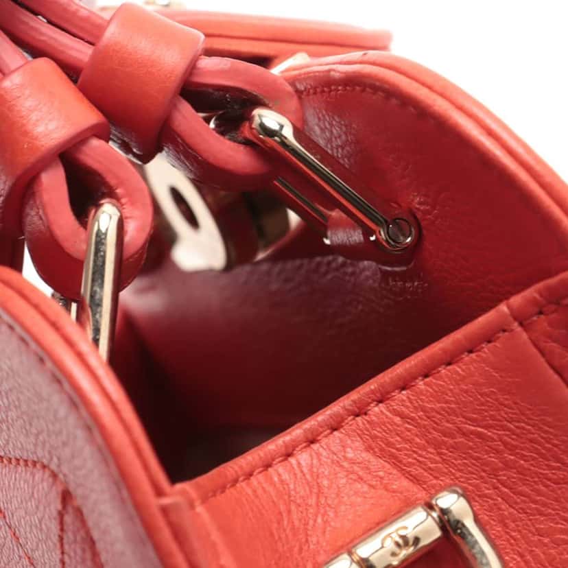 Chanel Mini Calfskin Label Click Shopping Tote Red Leather Good condition - Box View