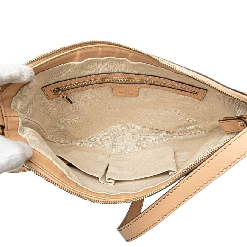 Gucci GG Canvas Lovely Crossbody Pink Canvas Good condition - Model View