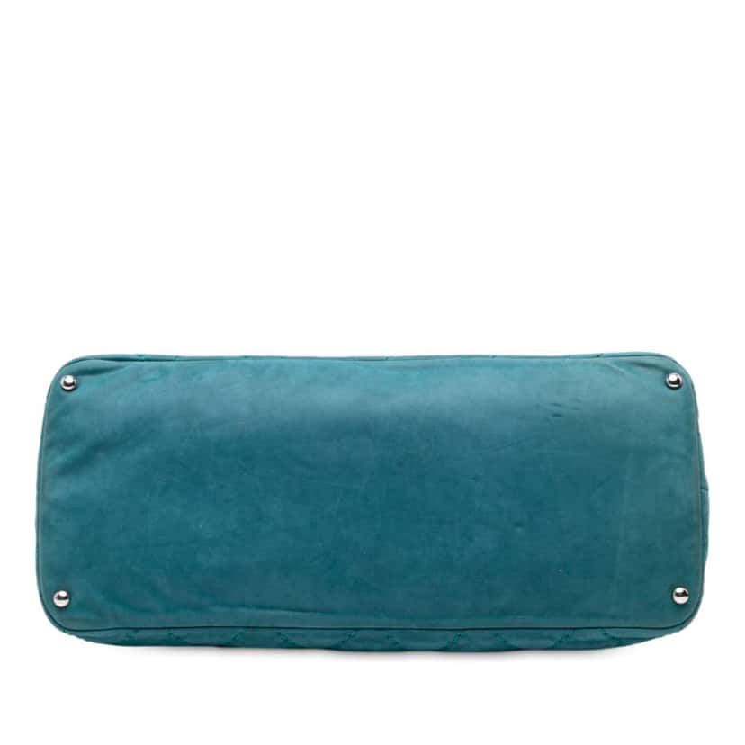 Chanel Small Iridescent Calfskin Sea Hit Tote Blue Leather Good condition - Inside View